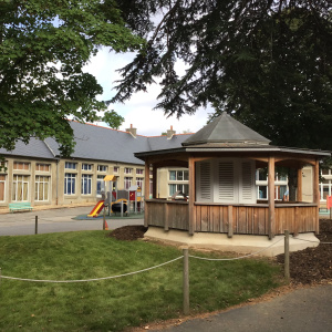 La cour de Savidan